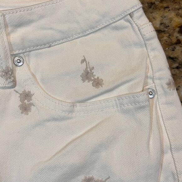 NWT Seven7 Women’s Size 6 90’s Straight Jean Cream Embroidered High Rise Floral - Picture 1 of 11